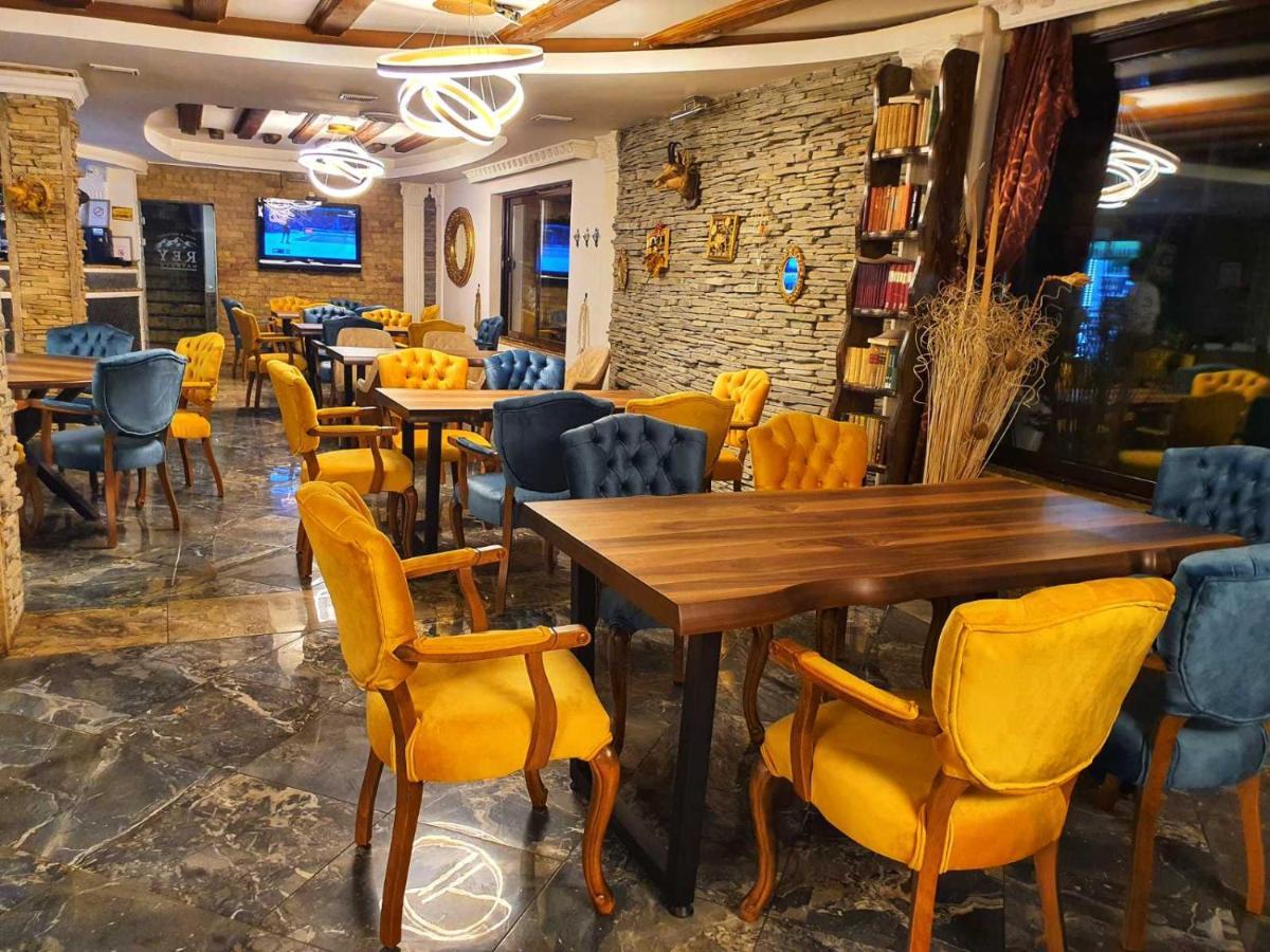 Rey Hotel مافروفو المظهر الخارجي الصورة
