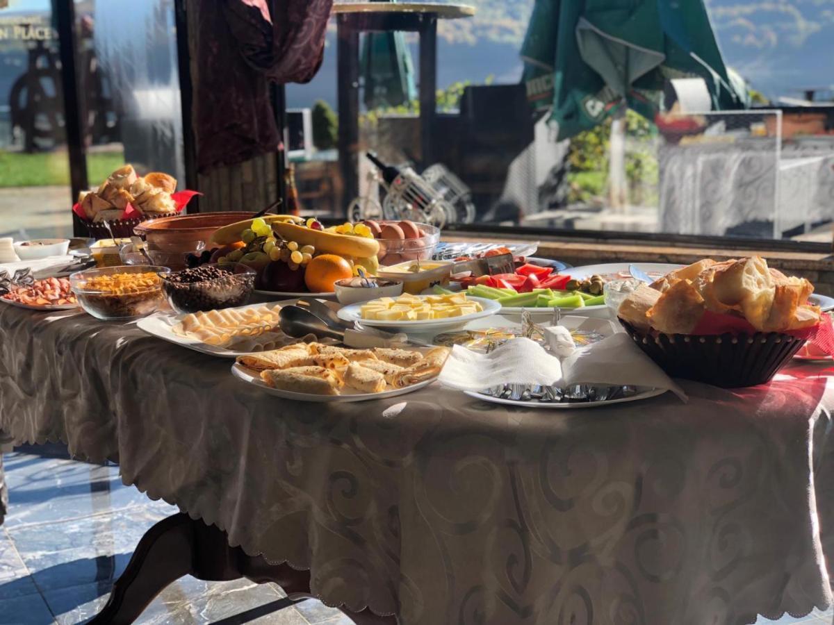 Rey Hotel مافروفو المظهر الخارجي الصورة