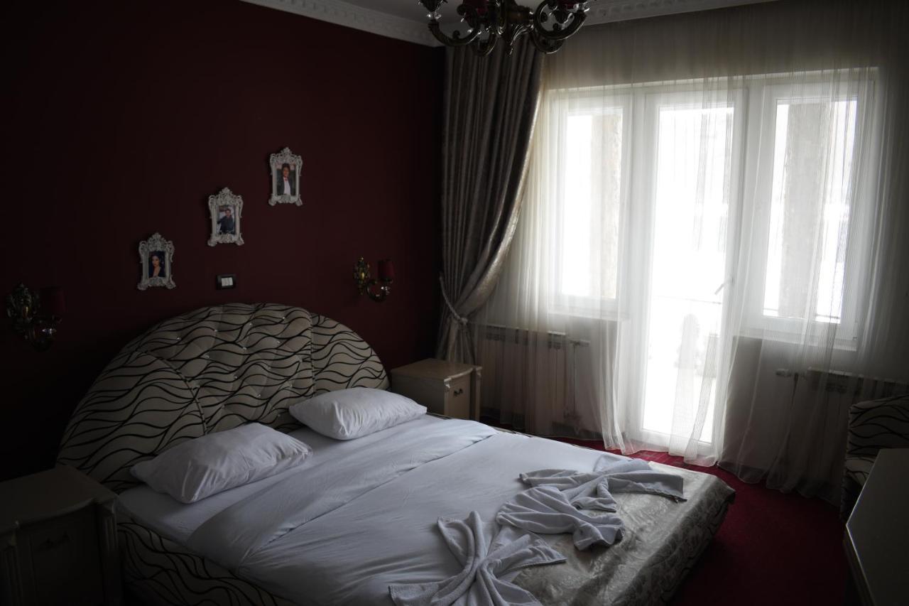 Rey Hotel مافروفو المظهر الخارجي الصورة
