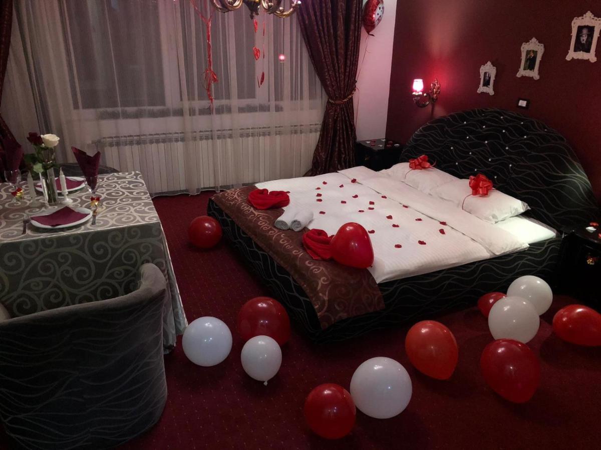 Rey Hotel مافروفو المظهر الخارجي الصورة