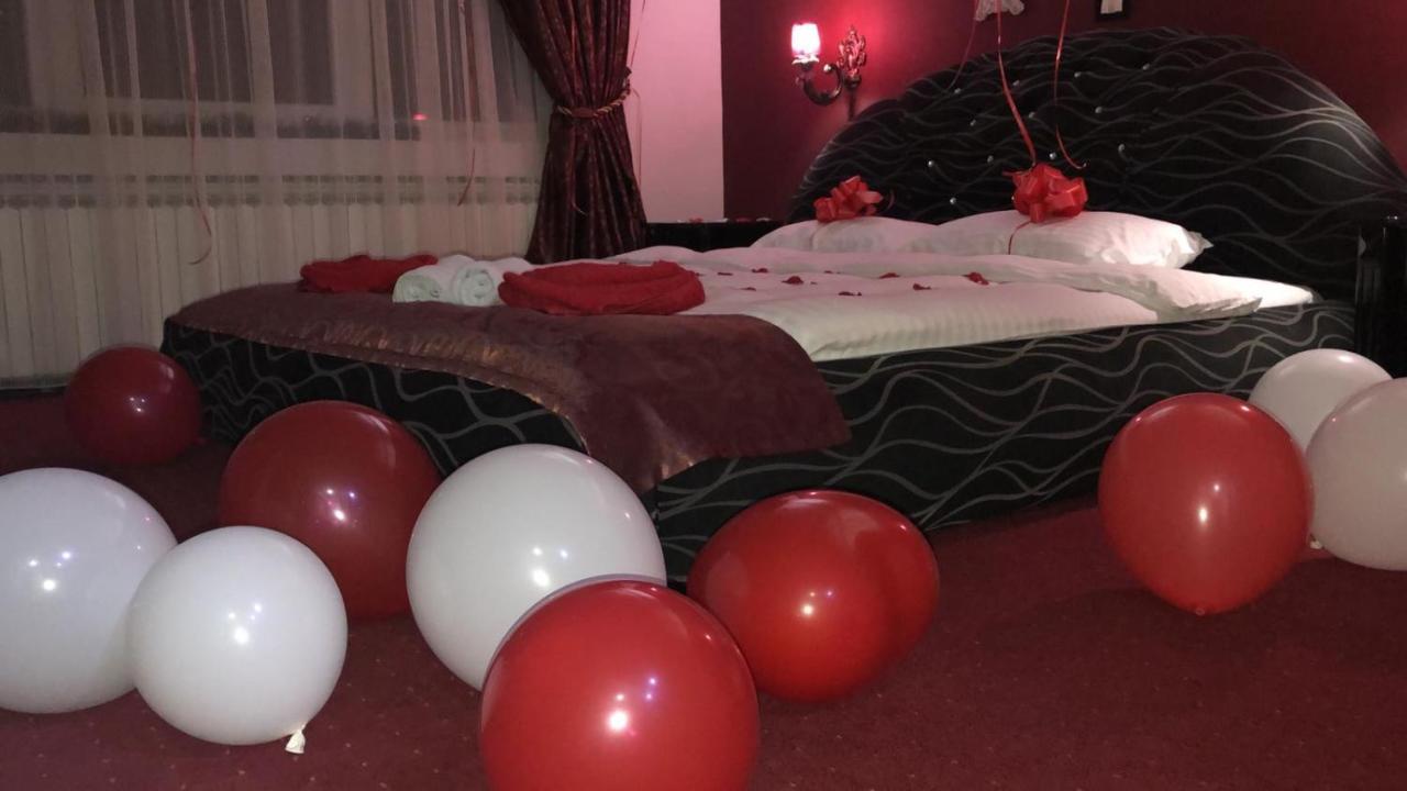 Rey Hotel مافروفو المظهر الخارجي الصورة